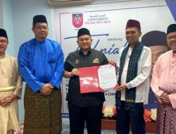 Ke 3 Kali Ustadz Abdul Somad Dilantik Sebagai Profesor: Kali Ini di Universitas Islam Melaka
