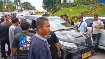 Ketegangan di Bandara Hang Nadim Batam: Taksi Online dan Taksi Pangkalan Kembali Ribut Soal Titik Jemput Penumpang