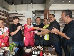 Ketum PWI Pusat Zulmansyah Sekedang Kunjungi Kontingen Porwanas Siwo PWI DKI Jakarta di Banjarmasin