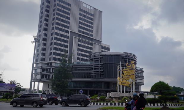 Cuaca Kota Batam Hari Ini: Pagi hingga Siang Hujan Ringan, Sore Cerah Berawan