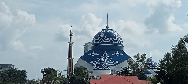Cuaca Batam Kamis Ini: Berawan dan Berangin, Suhu Capai 31°C