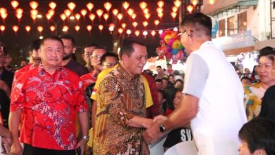 Gubernur Kepri H. Ansar Ahmad Apresiasi Keberagaman di Pawai Tatung dan Moon Cake Festival Batam