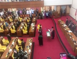 Kamaludin Dilantik Menjadi Ketua DPRD Batam, PDI-P Belum Tentukan Wakil Ketua II