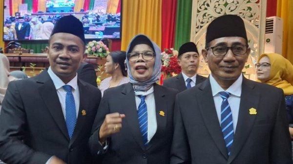Unik: Keluarga Kader Demokrat Bintan Dilantik Bersama di DPRD Bintan