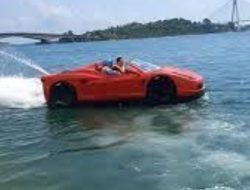 Wahana Jet Car Pertama di Indonesia: Sensasi Mengemudikan Supercar di Atas Laut Jembatan Barelang Batam
