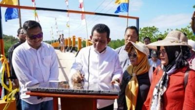 Gubernur Ansar Resmikan Jembatan Penghubung Pulau Subang Mas dan Pulau Air Raja Galang Batam