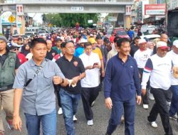 Rudi-Rafiq Dielu-elukan Ribuan Warga Saat Jalan Santai di Tanjungbalai Karimun