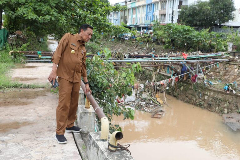 Pemko Batam Gerak Cepat Atasi Banjir, Gelar Gotong Royong di Titik Rawan