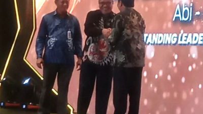 Tek Po Golden Prawn Raih Penghargaan Tokoh Pengembang Kawasan Wisata Inovatif dari BP Batam