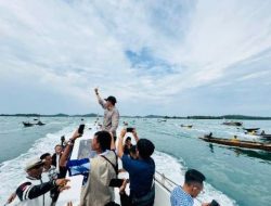 Disambut Bak Wira, Konvoi Boat Pancung Iringi Kampanye Amsakar Achmad di Pulau Terong