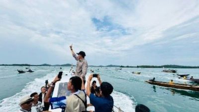 Disambut Bak Wira, Konvoi Boat Pancung Iringi Kampanye Amsakar Achmad di Pulau Terong