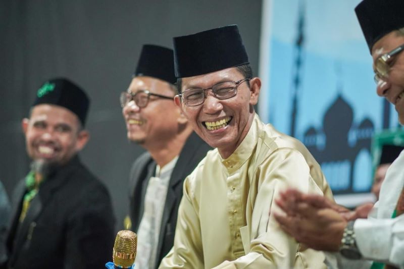 https://kepricek.com/10/10/2024/safari-maulid-nabi-1446-h-amsakar-achmad-perkuat-hubungan-dengan-warga-nahdliyyin/