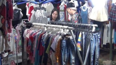 Barang Bekas Impor di Batam Jadi Buruan: Pasar Thrifting Semakin Diminati Anak Muda