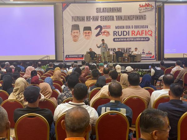 Ratusan Tokoh Masyarakat Tanjungpinang Serukan "Rudi-Rafiq Menang!" di Acara Silaturahmi Bersama HMR