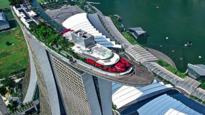 Nikmati Keindahan Singapura dari Marina Bay Sands Skypark