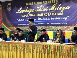 Amsakar Achmad Sampaikan Tiga Pesan Penting dalam Rapat Pleno LAM Kota Batam