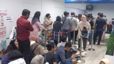 Antrean Registrasi IMEI di Pelabuhan Batam Centre Berpotensi Ganggu Arus Mudik Nataru 2024