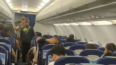 Penerbangan Super Air Jet Rute Jakarta-Pekanbaru Delay 2 Jam, Penumpang Terjebak di Pesawat Tanpa Penjelasan