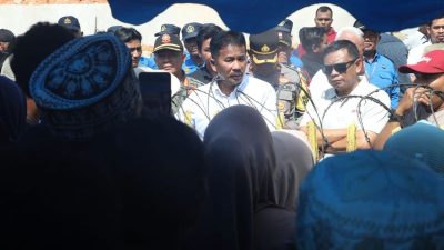 Tindak Cepat Demo Warga, Muhammad Rudi Pastikan Air Bersih Mengalir ke Teluk Mata Ikan