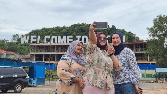 Tulisan ‘Welcome to Batam’ Tertutup Bangunan, Wisatawan Malaysia Kecewa