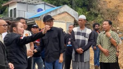 Amsakar dan Li Claudia Kunjungi Korban Longsor Tiban Koperasi, Jajaki Relokasi untuk Pencegahan Bencana