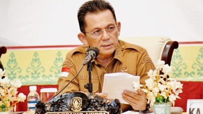 Rumor soal penunjukan 16 staf khusus Gubernur Kepri, Ansar, akhirnya menjadi nyata. Kamis (23/1) kemarin, nama yang menjadi staf khusus itu telah menerima SK pengangkatan dari Sekda Kepri, Adi Prihantara
