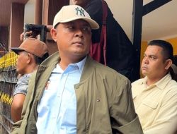 Tinjau Lokasi Longsor, Ketua DPRD Kepri Iman Sutiawan Ingatkan Warga Tingkatkan Kewaspadaan Cuaca Ekstrem