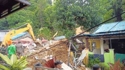 Warga Blok S Tiban Koperasi Batam Diungsikan Antisipasi Longsor Susulan