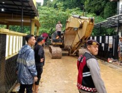 Longsor di Tiban Koperasi: Dua Korban Ditemukan Meninggal, Tim SAR Masih Cari Dua Lainnya