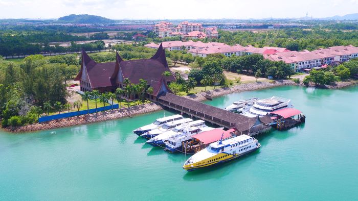 Empat Pelabuhan Favorit Wisatawan Asing di Batam: Dari Batam Center hingga Marina