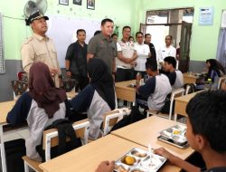 Pastikan Berjalan Lancar, Ketua DPRD Kepri dan Kabinda Kepri Tinjau Program MBG di Batam