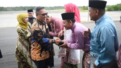 Tiba di Tanjungpinang, Nyanyang Haris Pratamura Disambut Hangat Usai Dilantik Jadi Wakil Gubernur Kepri