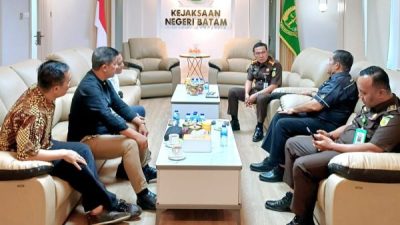 SMSI Kepri dan Batam Audiensi dengan Kajari Batam, Sepakat Perangi Hoaks dan Jaga Profesionalisme Pers