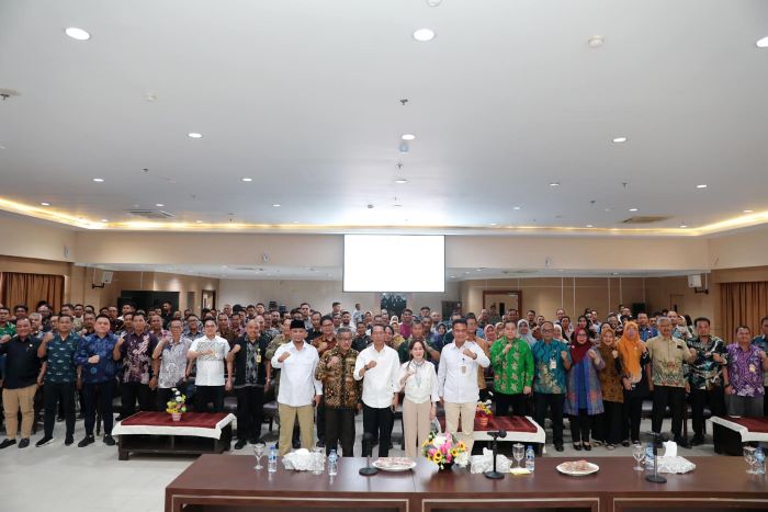 Amsakar Achmad dan Li Claudia Chandra Bersilaturahmi dengan Pejabat Pemko Batam