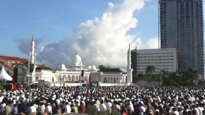889 Titik Salat Idul Fitri di Batam, Wali Kota Amsakar Salat di Dataran Engku Putri