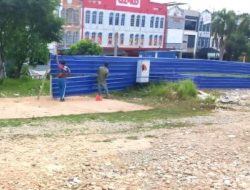 Pemko Batam Respons Cepat Keluhan Warga, Bongkar Pagar Seng Biru di Ruko Tanah Mas