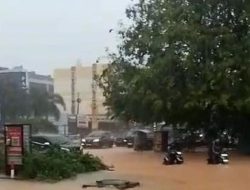 Hujan Deras Terjang Batam, Sejumlah Kawasan Terendam Banjir, BMKG Prediksi Cuaca Ekstrem Hingga Jumat