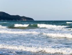 BMKG Batam Peringatkan Cuaca Ekstrem dan Gelombang Tinggi di Kepri 18-21 Maret 2025