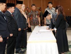 Wali Kota Batam Lantik Pejabat Baru, Amsakar Achmad Tegaskan Pentingnya Kinerja Cepat dan Responsif