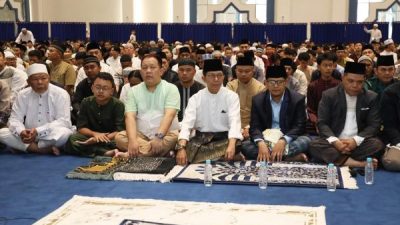 Hujan Guyur Batam, Ribuan Umat Islam Laksanakan Salat Idulfitri 1446 H di Masjid Agung Raja Hamidah