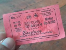 Parkir Bermasalah di Jembatan Barelang, Tiket Ada tapi Larangan Parkir Juga Terpasang
