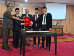 Bupati dan DPRD Teken Kesepakatan, Siap Hadapi Tantangan Karimun 5 Tahun ke Depan