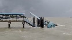 Ponton Dermaga Tanjung Makom Ambruk Diterjang Angin Kencang