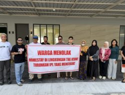 Warga The Icon Central Geram, Pasang Spanduk Tolak Homestay dan Protes IPL Mencekik